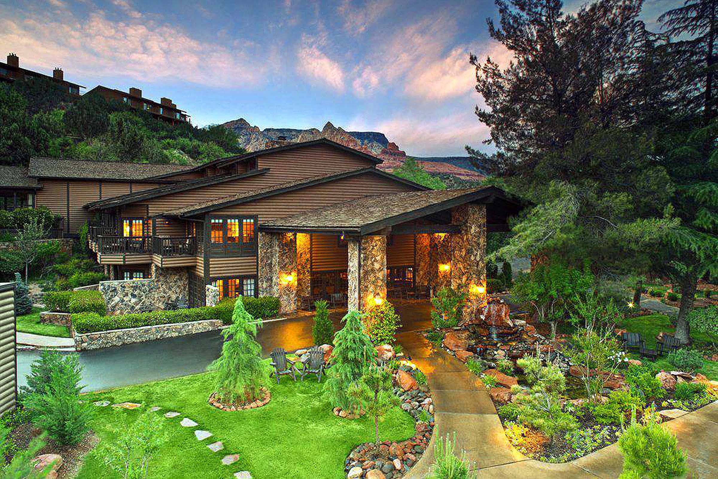 L'Auberge de Sedona luxury resort along Oak Creek